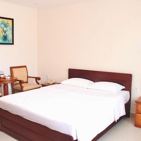 Tan Son Nhat 2 Hotel Хошимін Екстер'єр фото