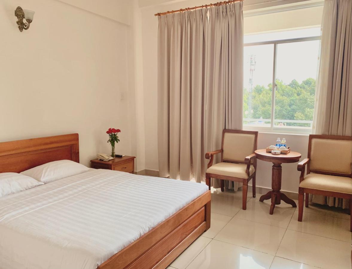 Tan Son Nhat 2 Hotel Хошимін Екстер'єр фото